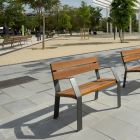 Banco urbano Lin Wood de madera y acero