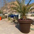 Jardinera de gran capacidad para la vía pública