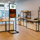 Tótem digital con monitor de 43 y 50" Ground