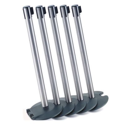 Postes separadores con ruedas y cinta retráctil Tensaruedas