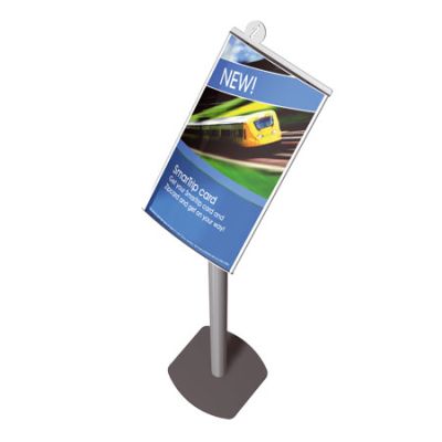 Display de pie Curve