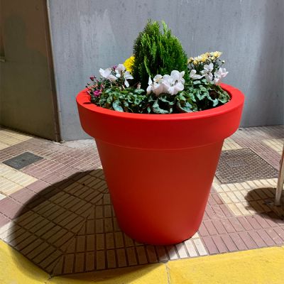 Jardinera urbana de polietileno 200 litros Milán