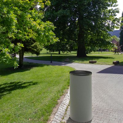 Papelera de hormigón para entornos urbanos