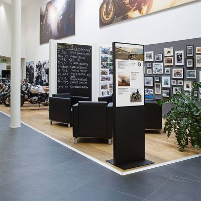 Tótem publicitario digital una cara Cales