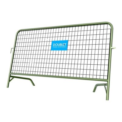 valla de seguridad inclinada