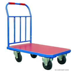 Carros de transporte con una barandilla lateral