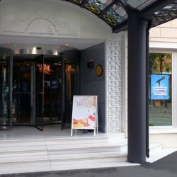 Caballete publicitario de exterior Delta Green