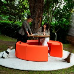 Mesas de roble y metal para interior y exterior Keras