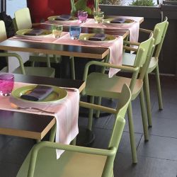 Silla con brazos para restaurantes