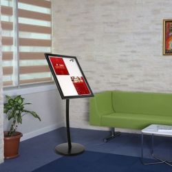 Vitrina informativa de pie Curvisión