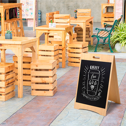 caballete publicitario con tiza